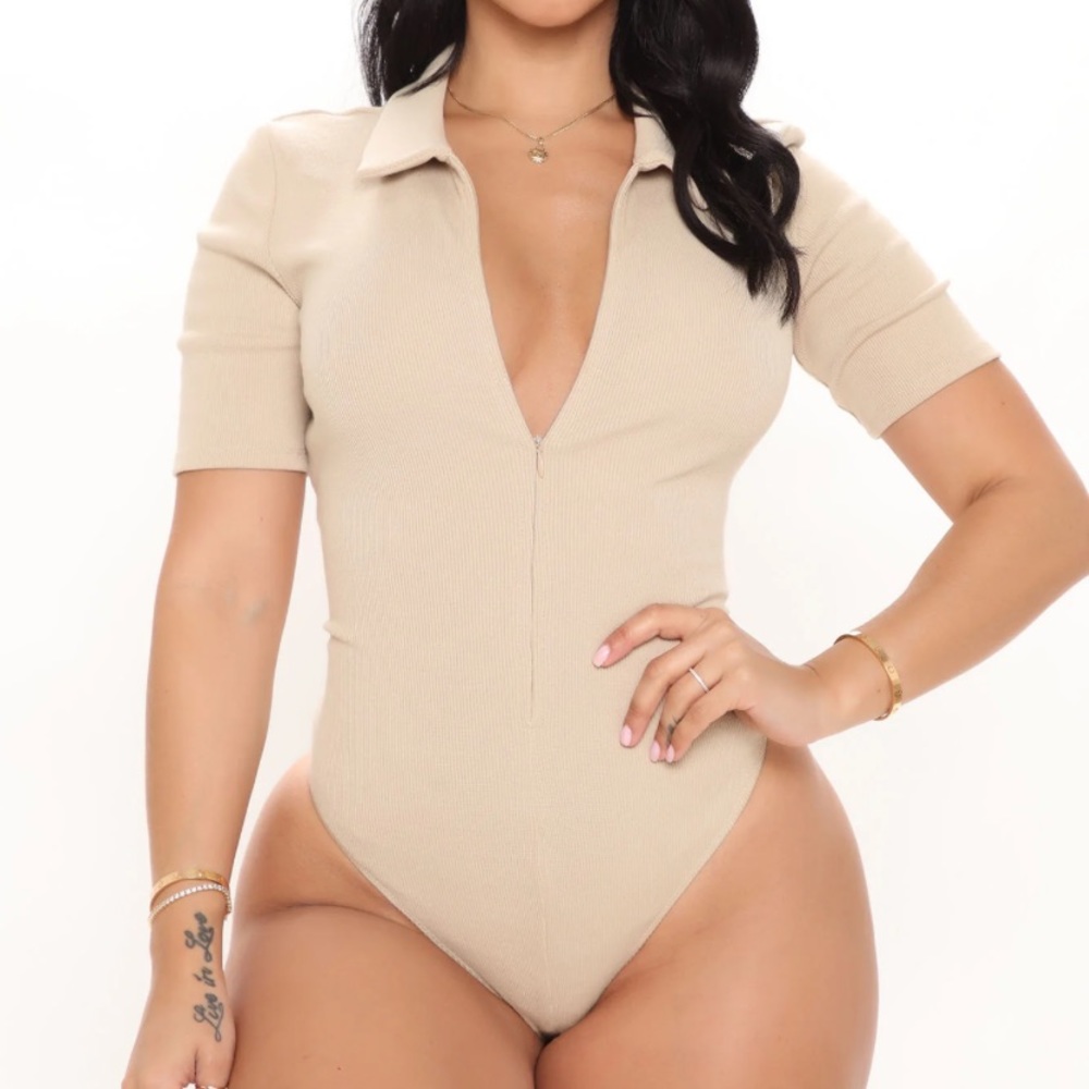 Thick Rib Nude Collar Short Sleeve Zipper Bodysuit, Size: S